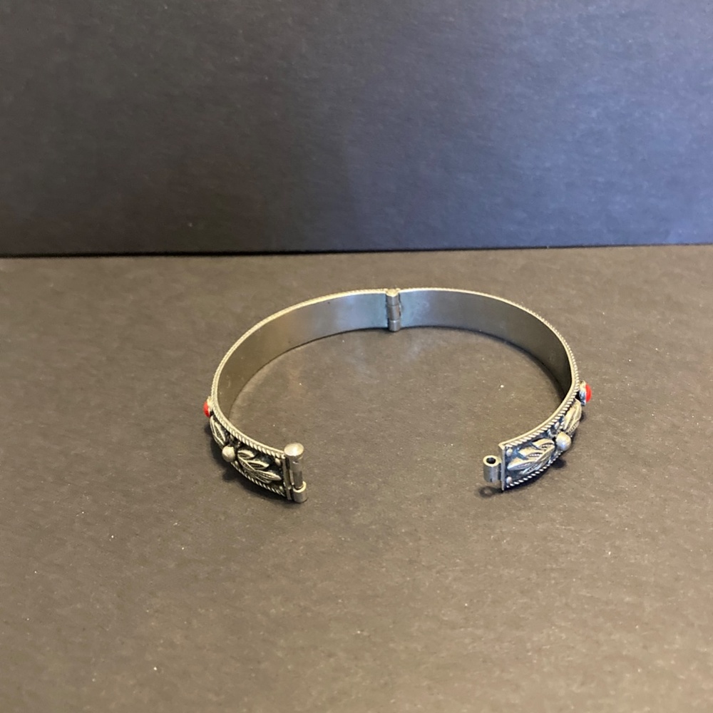 Italian alpaca silver and red stone bracelet. - Picture 9 of 10